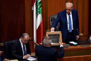 Lebanon lawmakers fail to elect president at 12th attempt