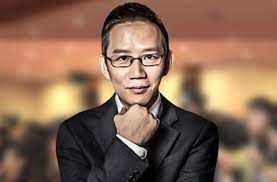 China bans prominent journalist who raises economic concerns