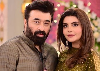 Netizens criticising Nida Yasir for her comments about men’s gender