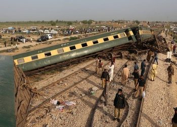 Hazara Express tragedy caused by poor condition of track, Railways minister