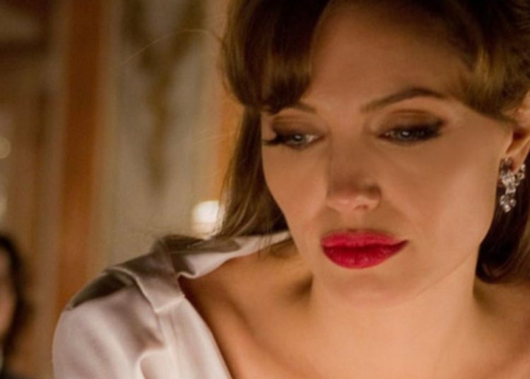 Angelina Jolie debuts as Maria Callas in first look of her biopic
