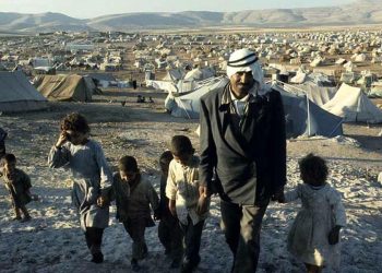 Thousands of Palestinians rush to southern Gaza region in search of refuge