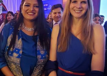 Sufi Opera Singer Saira Peter calls on Minister for Culture Jamal Shah