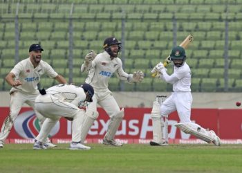 New Zealand beats Bangladesh by four wickets in second Test