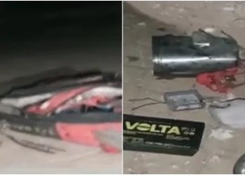 Two Bombs found in train at Karachi Cantt station