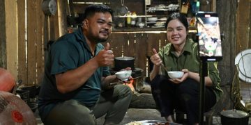 Fed up with poor pay, Vietnam workers turn to TikTok