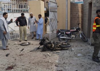 10 cops martyred, 6 injured as militants storm police station in DI Khan