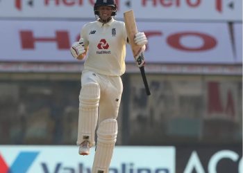 Pundits praise England’s old-school Joe Root for patient century