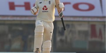Pundits praise England’s old-school Joe Root for patient century
