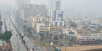 Karachi experiences heavy showers