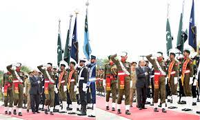 President Zardari receives ceremonial guard of honour at Aiwan-e-Sadr