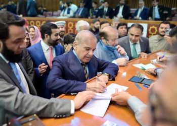 PPP grabs 11, PML-N 6 seats in Senate polls