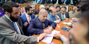 PPP grabs 11, PML-N 6 seats in Senate polls