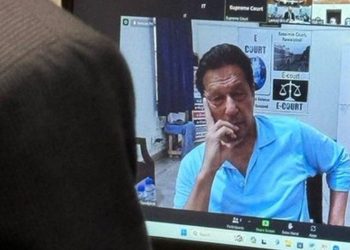 Police launch probe on viral picture of Imran Khan sitting in Adiala Jail