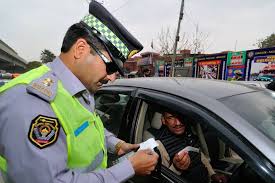 Peshawar traffic warden suspended for ‘issuing challan to PTI MPA
