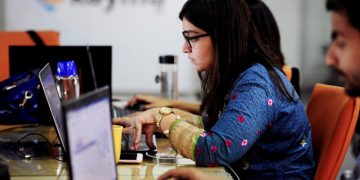 Govt announces up to 25% increase in govt employees’ salaries