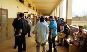 Karachi: Lawyers seek exemption from wearing black coats due to heatwave