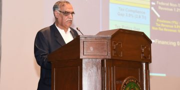 Malik Amjad bids early farewell to FBR chairman