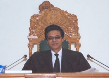 Constitutional bench can still take suo motu notice, Justice Mazhar