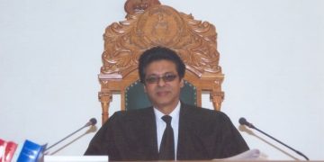 Constitutional bench can still take suo motu notice, Justice Mazhar