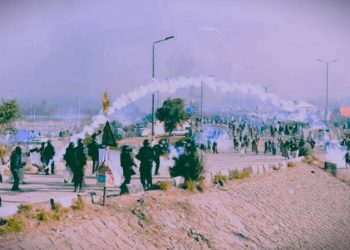 Imran Khan instructs PTI leaders to raise issue of crackdown on protesters in parliament