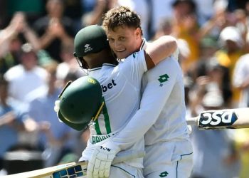 Rickelton’s double hundred leads SA as Pakistan crumble in 2nd test