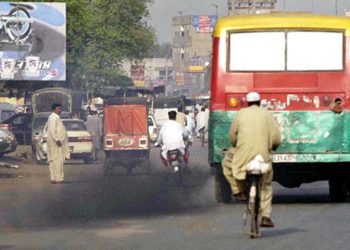Karachi: Crackdown underway against unfit commercial vehicles