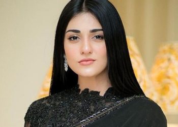 Sarah Khan unveils her new look from upcoming serial