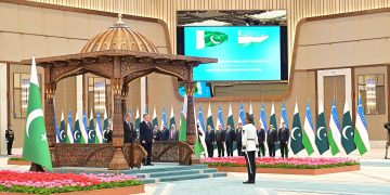 PM Shehbaz receives guard of honour in Tashkent