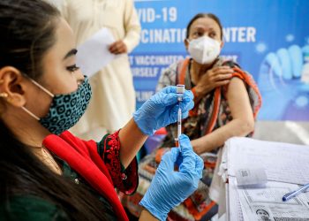 CM orders hiring of 3500 vaccinators, technical staff in Sindh