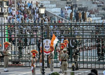 Two Pakistani children forced to return from India without medical treatment