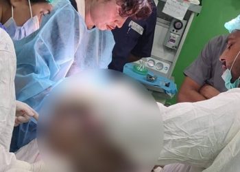 Lock removed from girl’s stomach without surgery at Lyari Hospital