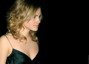 Truth behind Emma Watson’s diamond engagement ring revealed