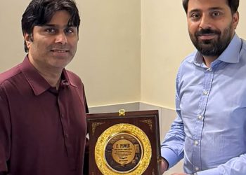 EY Solar CEO Faisal Hameed Presents Appreciation Shield to Dr. Umair Haroon